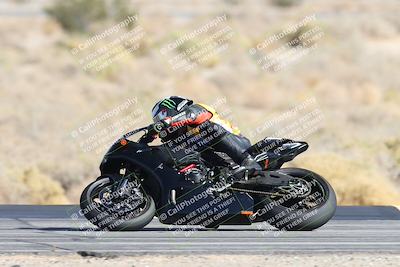 media/Nov-16-2025-Race Pace (Sun) [[8c5fa54630]]/Non Verified Riders (1st 20 Minutes)/4-Turn 16 (1116am)/